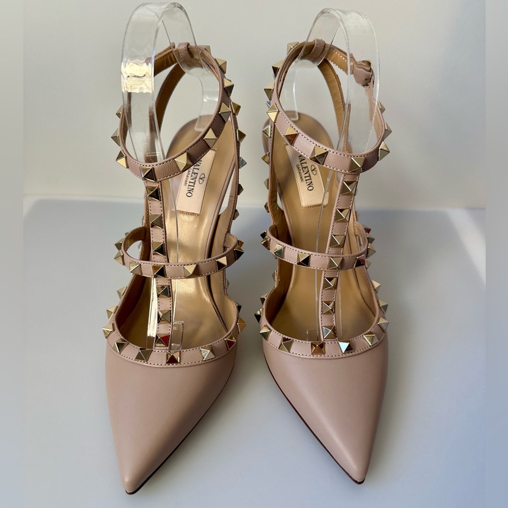 100% Authentic Valentino Garavani Rockstud Nude Pointed Toe T-Strap Heels